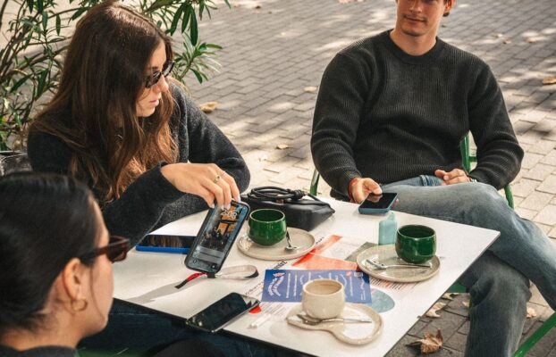 Lo que cuesta invitar a un café puede transformar vidas: una forma de vivir el Evangelio con Karit